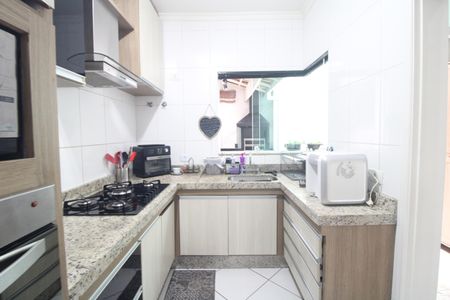 Casa de condomínio à venda com 116m², 3 quartos e 2 vagasCozinha