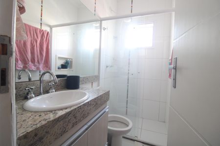 Casa de condomínio à venda com 116m², 3 quartos e 2 vagasBanheiro comum