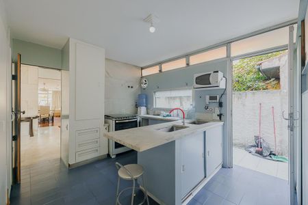 Casa à venda com 570m², 4 quartos e 5 vagasCozinha