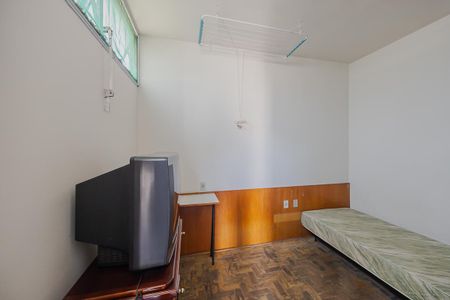 Casa à venda com 570m², 4 quartos e 5 vagasÁrea de Serviço - Quarto 1