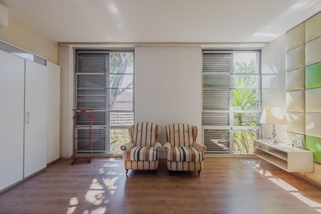 Casa à venda com 570m², 4 quartos e 5 vagasSuíte