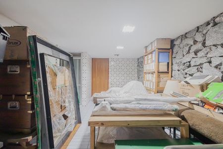 Casa à venda com 570m², 4 quartos e 5 vagasDepósito