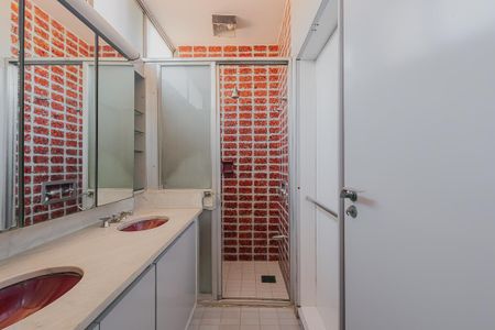 Casa à venda com 570m², 4 quartos e 5 vagasBanheiro