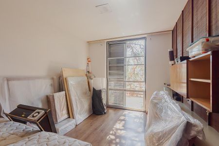 Casa à venda com 570m², 4 quartos e 5 vagasQuarto 2