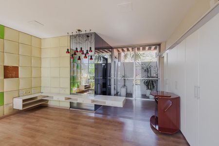 Casa à venda com 570m², 4 quartos e 5 vagasSuíte