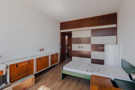 Casa à venda com 570m², 4 quartos e 5 vagasQuarto 3