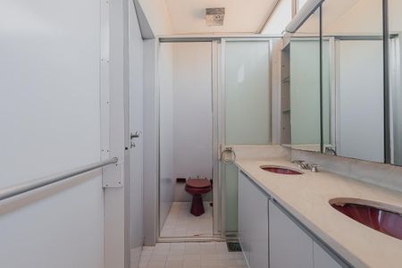 Casa à venda com 570m², 4 quartos e 5 vagasBanheiro