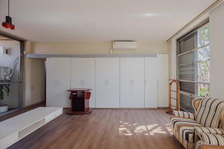 Casa à venda com 570m², 4 quartos e 5 vagasSuíte