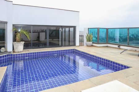 Apartamento à venda com 227m², 3 quartos e 3 vagasPiscina