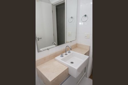 Apartamento à venda com 227m², 3 quartos e 3 vagasBanheiro Social