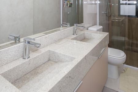 Apartamento à venda com 227m², 3 quartos e 3 vagasBanheiro da Suíte