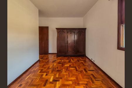 Casa à venda com 500m², 6 quartos e 3 vagas Casa à venda com 500m², 6 quartos e 3 vagasQuarto 2