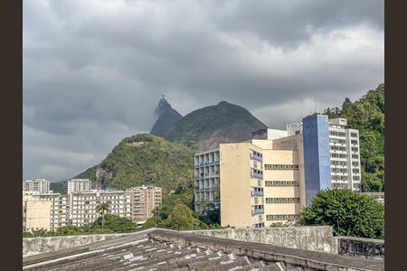 Apartamento à venda com 75m², 2 quartos e sem vagaÁrea comum