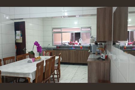 Casa à venda com 3 quartos, 125m² em Jardim Las Vegas, Santo André