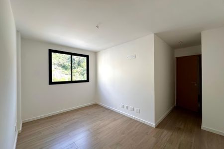 Apartamento à venda com 151m², 4 quartos e 2 vagasQuarto 2