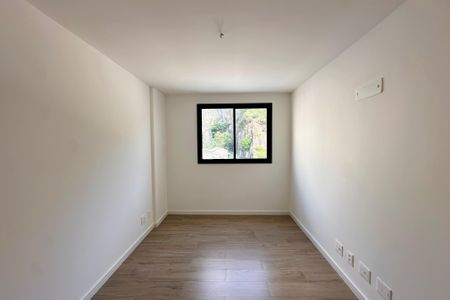 Apartamento à venda com 151m², 4 quartos e 2 vagasQuarto 2