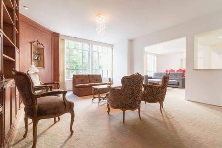 Apartamento à venda com 252m², 4 quartos e 1 vaga