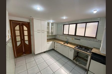 Casa à venda com 250m², 4 quartos e 1 vaga