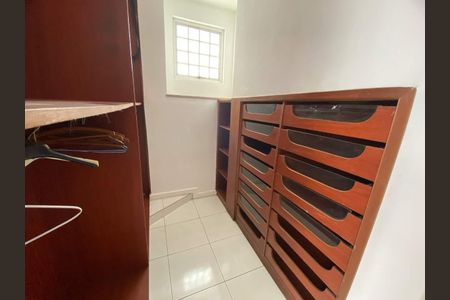 Casa à venda com 250m², 4 quartos e 1 vaga