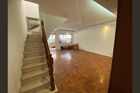 Casa à venda com 250m², 4 quartos e 1 vaga