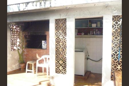 Casa à venda com 235m², 3 quartos e 2 vagasFoto 03