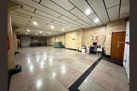 Casa à venda com 300m², 3 quartos e 40 vagas Casa à venda com 300m², 3 quartos e 40 vagasFoto 01