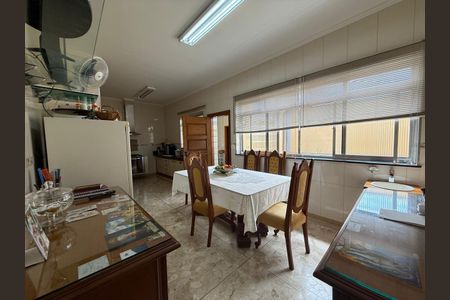 Casa à venda com 300m², 3 quartos e 40 vagas Casa à venda com 300m², 3 quartos e 40 vagasFoto 19