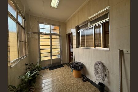 Casa à venda com 300m², 3 quartos e 40 vagas Casa à venda com 300m², 3 quartos e 40 vagasFoto 24