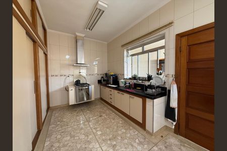 Casa à venda com 300m², 3 quartos e 40 vagas Casa à venda com 300m², 3 quartos e 40 vagasFoto 21