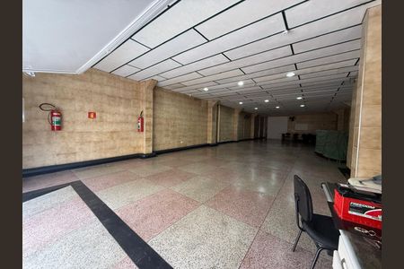 Casa à venda com 300m², 3 quartos e 40 vagas Casa à venda com 300m², 3 quartos e 40 vagasFoto 03