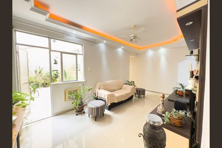 Apartamento à venda com 110m², 3 quartos e 1 vaga Apartamento à venda com 110m², 3 quartos e 1 vagaSala