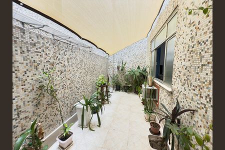 Apartamento à venda com 110m², 3 quartos e 1 vaga Apartamento à venda com 110m², 3 quartos e 1 vagaVaranda