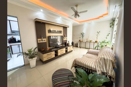 Apartamento à venda com 110m², 3 quartos e 1 vaga Apartamento à venda com 110m², 3 quartos e 1 vagaSala