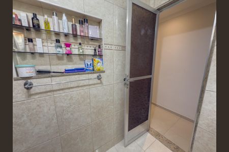 Apartamento à venda com 110m², 3 quartos e 1 vaga Apartamento à venda com 110m², 3 quartos e 1 vagaBanheiro