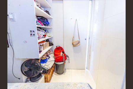 Apartamento à venda com 209m², 3 quartos e 4 vagas Apartamento à venda com 209m², 3 quartos e 4 vagasQuarto de Serviço