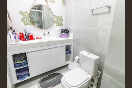 Apartamento à venda com 209m², 3 quartos e 4 vagas Apartamento à venda com 209m², 3 quartos e 4 vagasBanheiro da Suíte 2