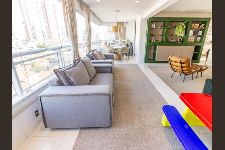 Apartamento à venda com 209m², 3 quartos e 4 vagas Apartamento à venda com 209m², 3 quartos e 4 vagasVaranda