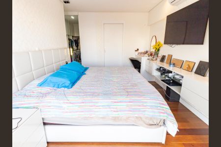 Apartamento à venda com 209m², 3 quartos e 4 vagas Apartamento à venda com 209m², 3 quartos e 4 vagasSuíte 1