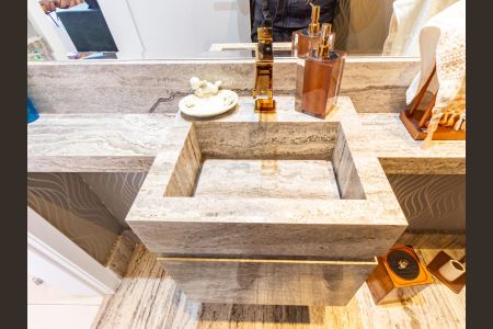 Apartamento à venda com 209m², 3 quartos e 4 vagas Apartamento à venda com 209m², 3 quartos e 4 vagasLavabo