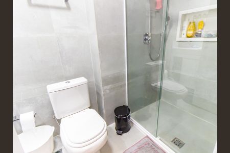 Apartamento à venda com 209m², 3 quartos e 4 vagas Apartamento à venda com 209m², 3 quartos e 4 vagasBanheiro da Suíte 2