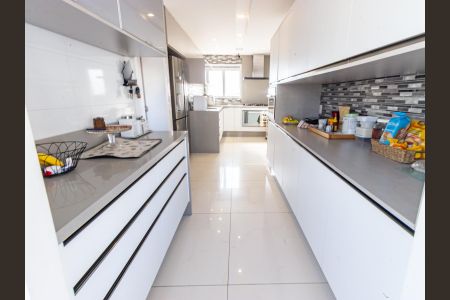 Apartamento à venda com 209m², 3 quartos e 4 vagas Apartamento à venda com 209m², 3 quartos e 4 vagasCozinha