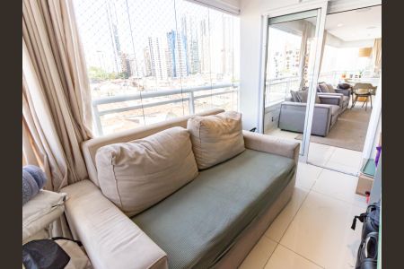 Apartamento à venda com 209m², 3 quartos e 4 vagas Apartamento à venda com 209m², 3 quartos e 4 vagasEscritório