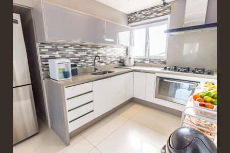 Apartamento à venda com 209m², 3 quartos e 4 vagas Apartamento à venda com 209m², 3 quartos e 4 vagasCozinha