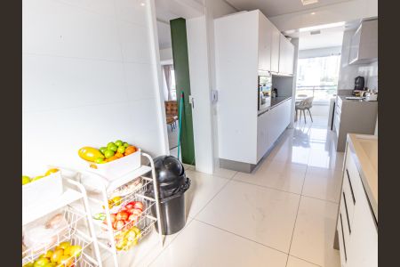 Apartamento à venda com 209m², 3 quartos e 4 vagas Apartamento à venda com 209m², 3 quartos e 4 vagasCozinha