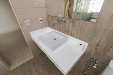 Casa à venda com 398m², 6 quartos e 4 vagasBanheiro da Suíte 3