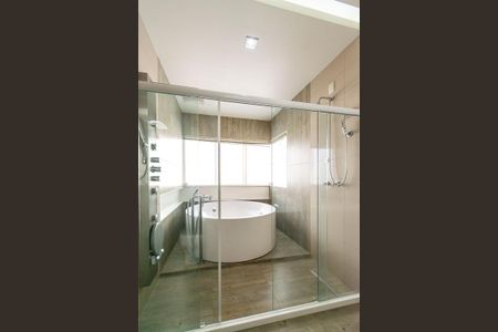 Casa à venda com 398m², 6 quartos e 4 vagasBanheiro da Suíte 3