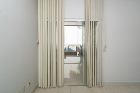 Casa à venda com 398m², 6 quartos e 4 vagasSuíte 2