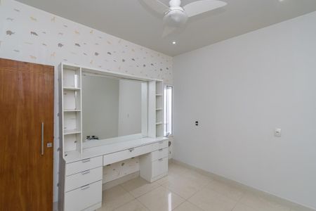 Casa à venda com 398m², 6 quartos e 4 vagasQuarto 