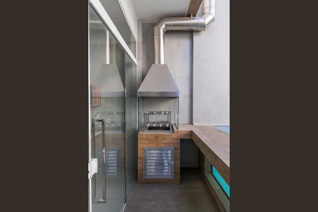 Casa à venda com 398m², 6 quartos e 4 vagasÁrea da Piscina - Churrasqueira