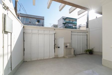 Casa à venda com 398m², 6 quartos e 4 vagasGaragem